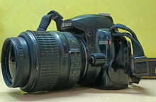 Load image into Gallery viewer, Used Nikon D3000 10.2MP Digital SLR Camera with 18-55mm f/3.5-5.6G AF-S DX VR Nikkor Zoom Lens
